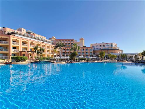 Hotel and swimming pool general view